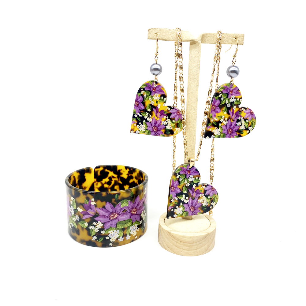 أحدث الاكريليك الراتنج البلاست - مراجعة Pacific Jewelry & Watches Los Angeles وسعره