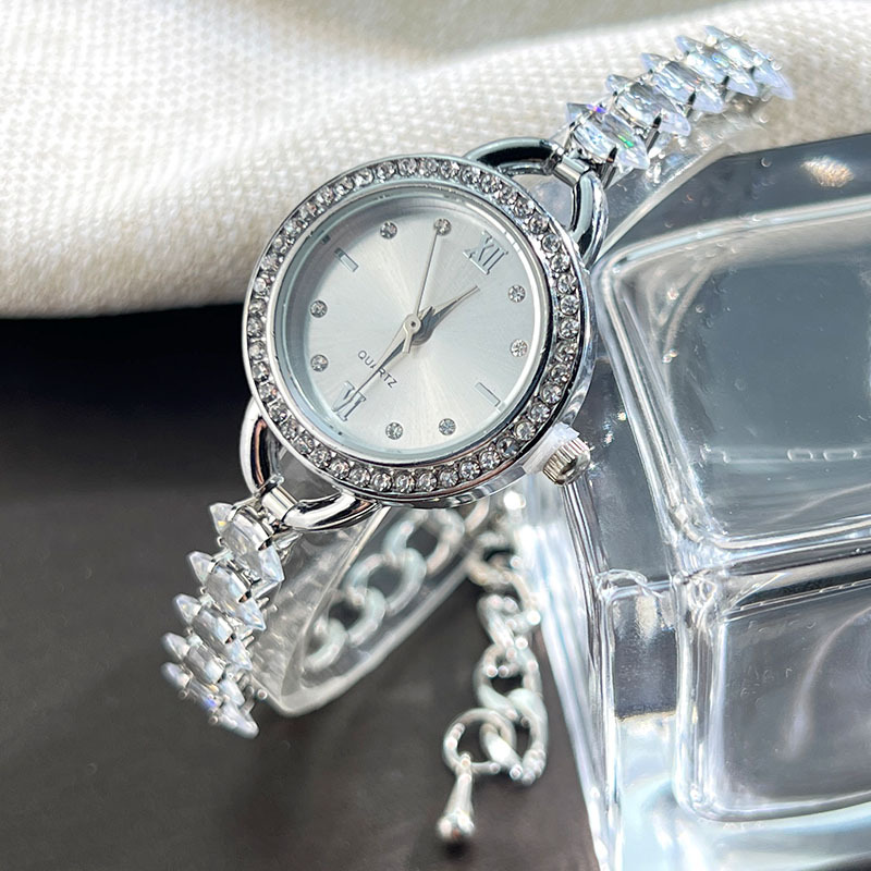 UTHAI CQ383 سوار ساعة نسائي عص - مراجعة Jewelry Diamond Watches وسعره