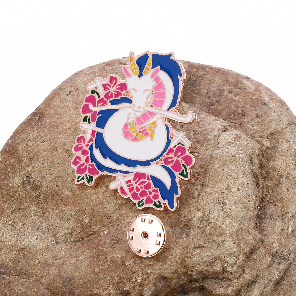 دبوس معدني أنمي غاندام، دبوس ت - مراجعة Vintage Brooch Pin وسعره